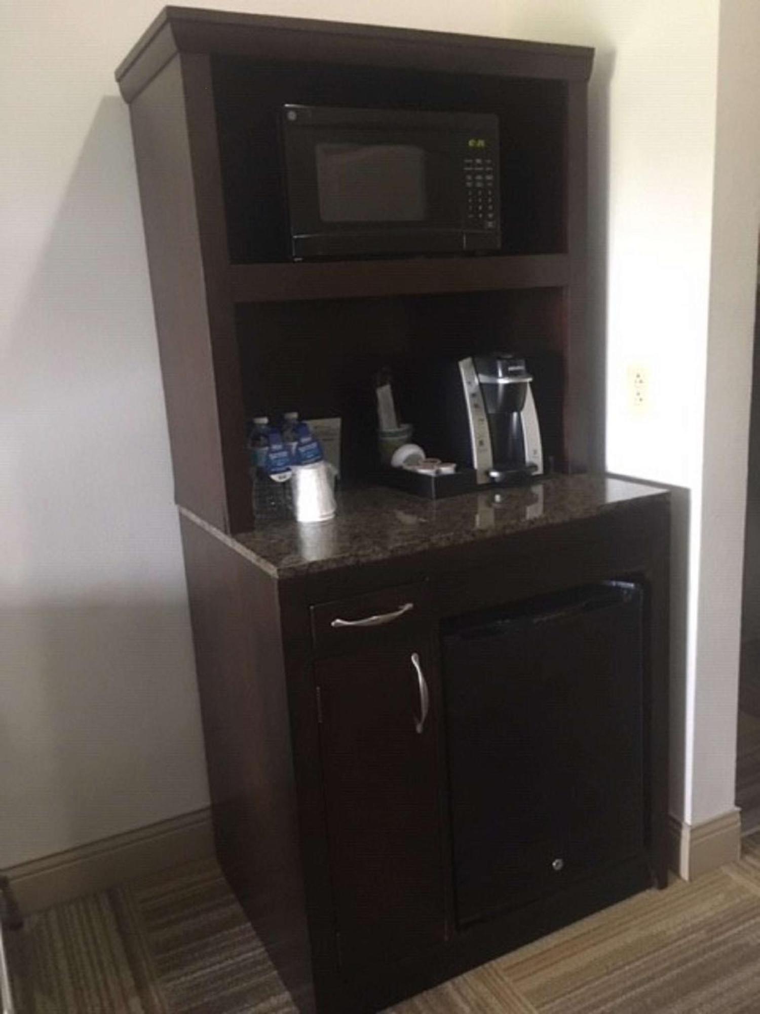Hilton Garden Inn Джонсборо Екстер'єр фото